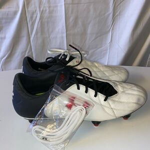 Men’s under armor striker || FG Football Molded Cleats sz Mens 10.5